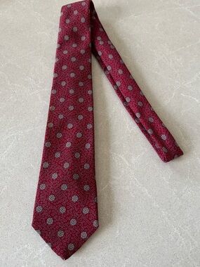 Burrows Clothiers Classic Burgundy Men's Silk Tie with Subtle Medallion Pattern